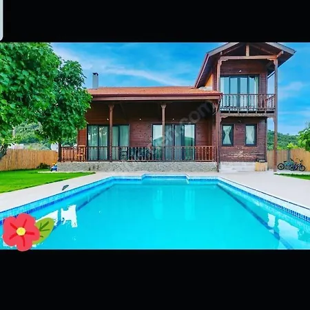Linatreehouse